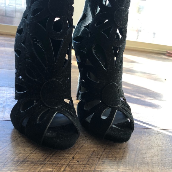 Giuseppe Zanotti Suede Floral Cutout Boots - Picture 8 of 9